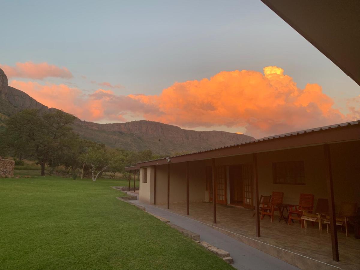 Kransberg Country Lodge Guest Farm ทาบาซิมบิ ภายนอก รูปภาพ