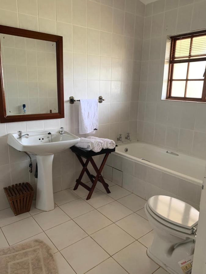 Kransberg Country Lodge Guest Farm ทาบาซิมบิ ภายนอก รูปภาพ