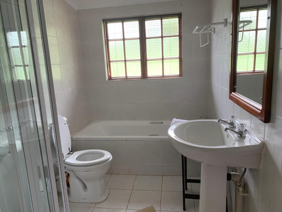 Kransberg Country Lodge Guest Farm ทาบาซิมบิ ภายนอก รูปภาพ